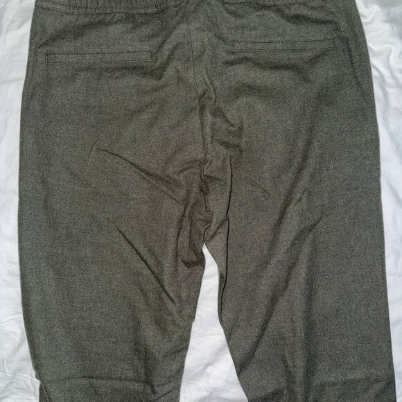Theory Men's Terrance Chino Jogger Pants in Olive - L - 60% OFF (MSRP $225). NWT - Picture 3 of 6